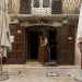 A pochi metri di distanza ecco losteria Paglionico, uno degli ultimi ristoranti antichi sopravvissuti a Bari. Aperto nel 1870 da Maria Paglionico  ancora noto per i suoi piatti della tradizione